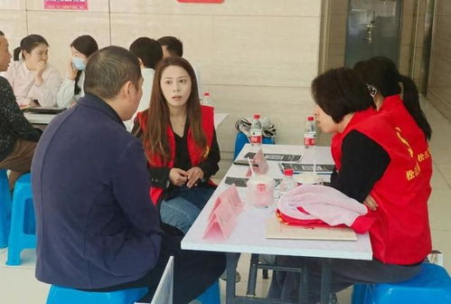 健康服務(wù)進樓宇 政策咨詢與義診為職場人送上貼心關(guān)懷
